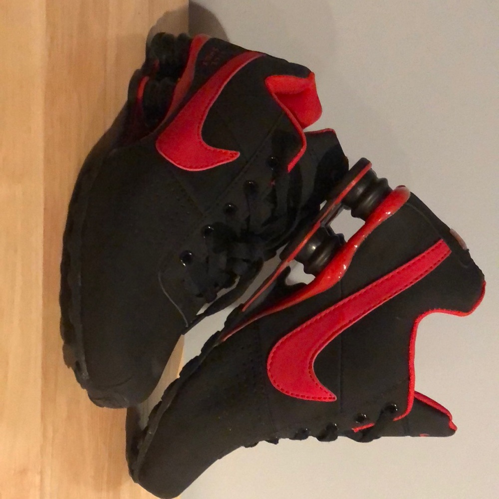 Nike shocks shoes size 7